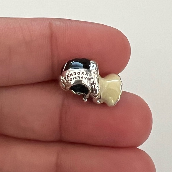 PANDORA Disney Villains Cruella De Vil Charm - Picture 4 of 6